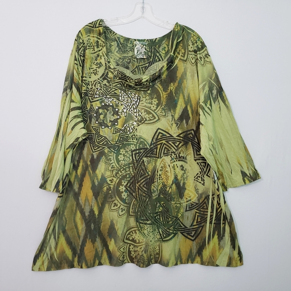 Avenue Tops - New- Avenue Embellished Sublimation Top Tee Women's Plus 30/32